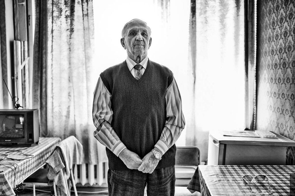 Fotógrafo documentou russos de 1 a 100 anos em sua fantástica série 82