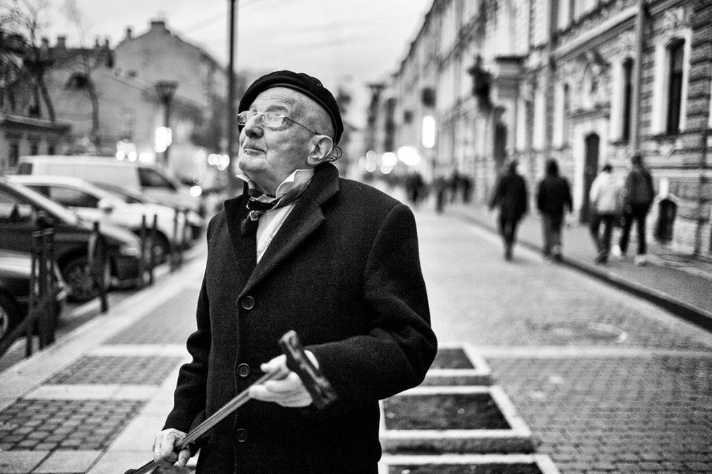 Fotógrafo documentou russos de 1 a 100 anos em sua fantástica série 83