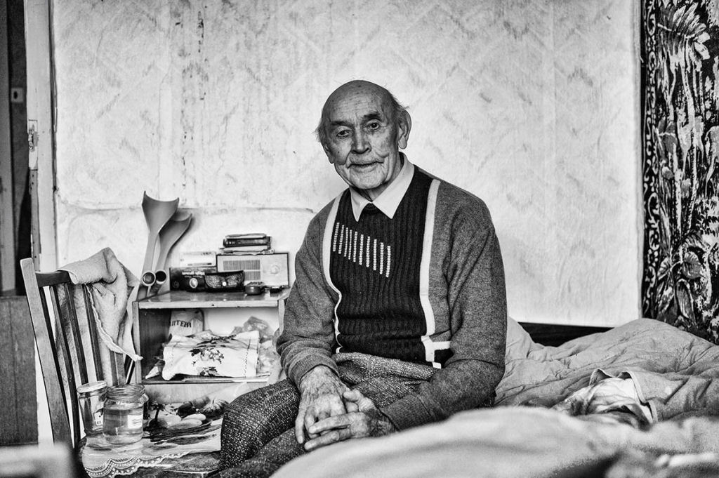Fotógrafo documentou russos de 1 a 100 anos em sua fantástica série 90