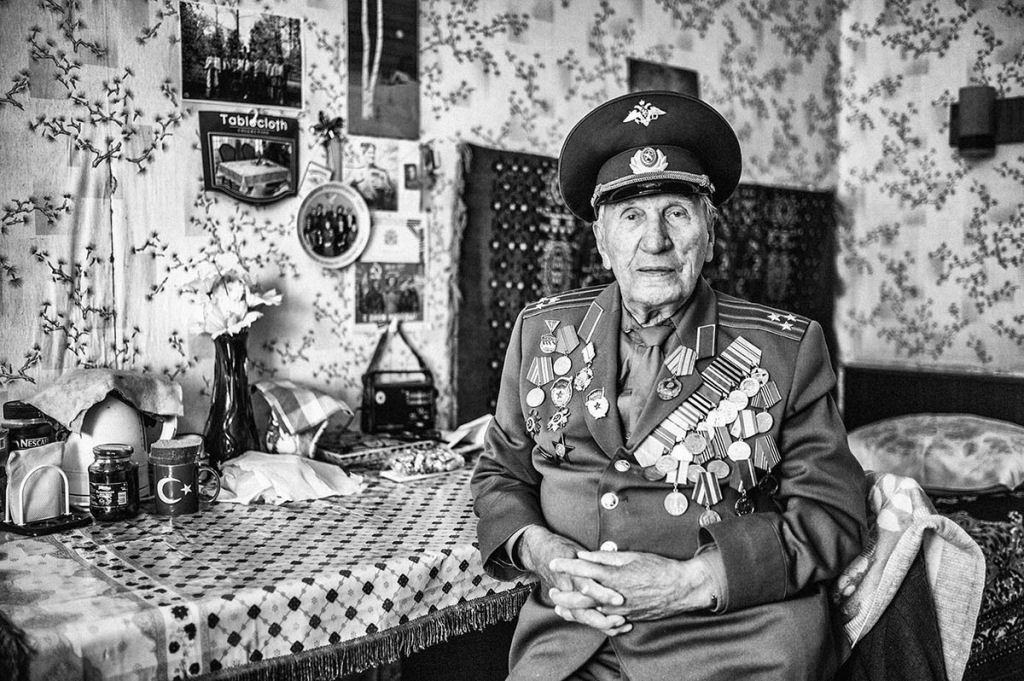 Fotógrafo documentou russos de 1 a 100 anos em sua fantástica série