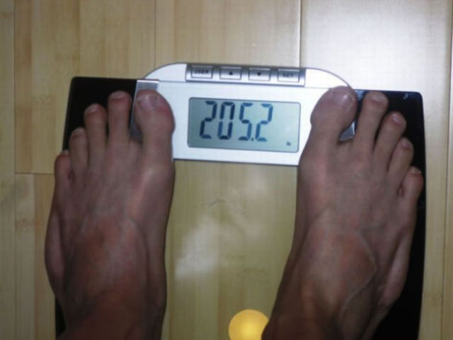 Personal Trainer engorda 30 kg voluntariamente para experimentar obesidade 06