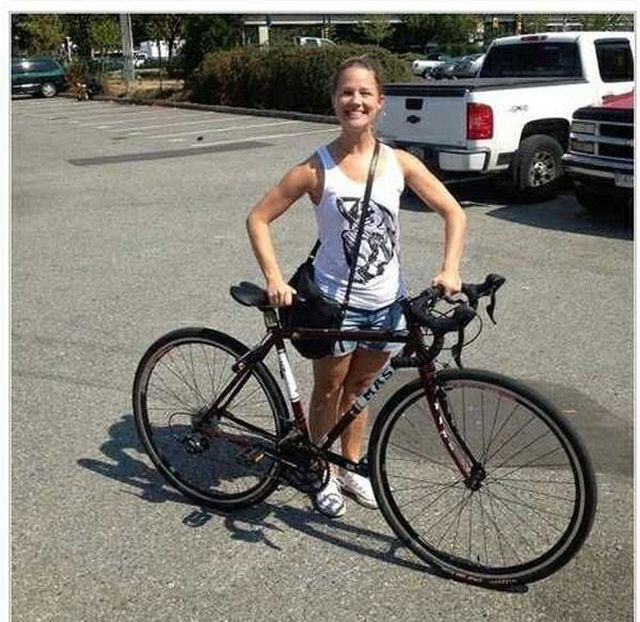 Kayla Smith, de Vancouver, descobriu algum vendendo dua bicicleta roubada em um classificado. Ela ligou para o sujeito, foi at o local e perguntou se podia dar uma volta. Ento ela roubou sua bicicleta de volta.