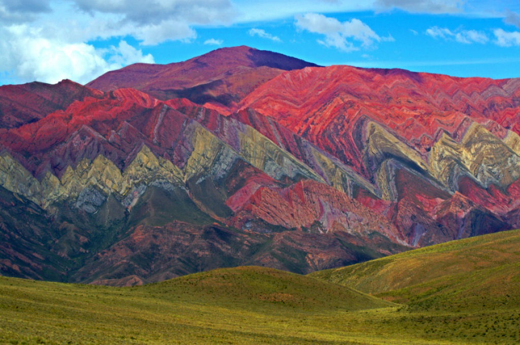 Montanhas arco-ris na China. Por Sebastian Criado.