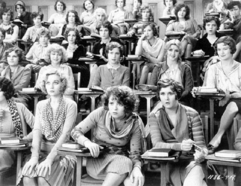 Dizem que esta foto de 1929 trata-se de uma aula de sexologia. (gostaria de saber o que elas esto vendo.)