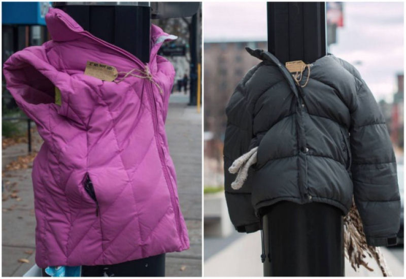 Enquanto um prefeito daqui manda retirar cobertores de moradores de rua, no Canad, a populao pendura roupas de frio nas ruas para aqueles que precisam de roupas quentes de inverno.