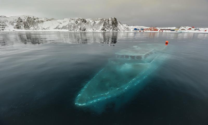 O naufrágio do Mar Sem Fim na Antártica.