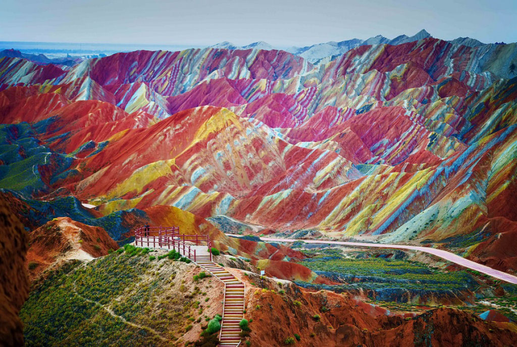 Montanhas do Arco-íris no Parque Nacional em Zhangye Danxia, China. Por Process Sensors.