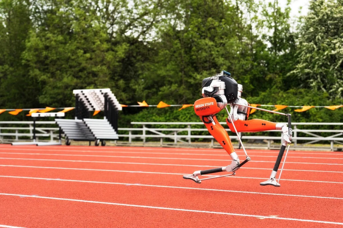 Cassie, o rob inspirado em avestruz, estabelece o recorde dos 100 metros rasos