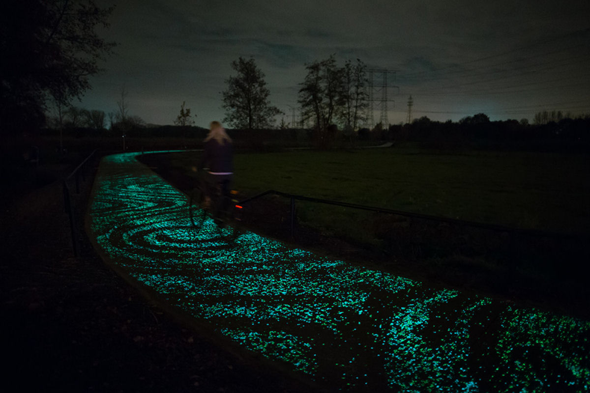 Ciclovia que brilha no escuro, inspirada na obra de Van Gogh,  inaugurada na Holanda 04