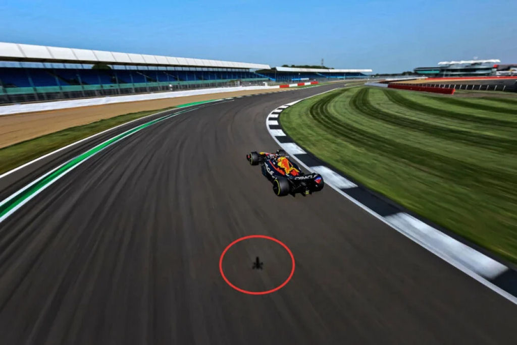Ser que o drone mais rpido do mundo consegue igualar o campeo de F1 Max Verstappen?