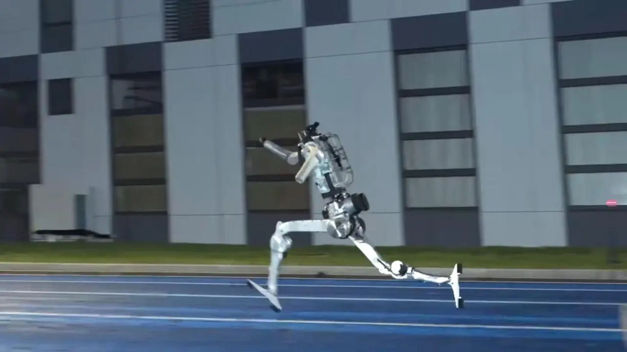 Robô chinês corre 100 metros rasos mais rápido que Usain Bolt