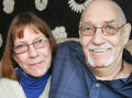 Pai e filha encontram-se no Facebook após 50 anos