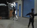 Estudantes japoneses criam um exoesqueleto que funciona com energia humana
