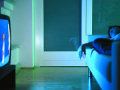 Dormir com a televisão ligada pode causar depressão