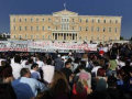Ativistas cercam parlamento grego, enquanto isso por aqui...