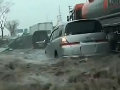 Homem gravou o tsunami desde seu carro
