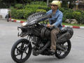 Artista tailandês cria motocicleta ao estilo Alien-Predador