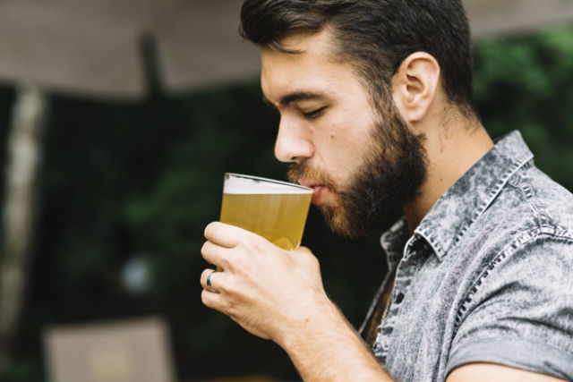 A cerveja deixa os homens mais inteligentes, segundo estudo