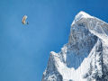 Incrível aventura para salto base no Himalaia