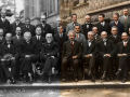 29 cientistas mais emblemáticos da história em uma fotografia, agora em cores!