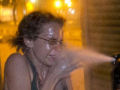 A história por trás da jovem aspergida com spray de pimenta no Rio