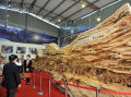 Escultor chinês passa longos 4 anos esculpindo incrível obra prima em madeira