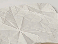 Artista do origami cria um elefante em tamanho real com uma folha de papel