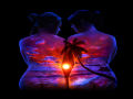 Espetaculares pinturas corporais fluorescentes com luz negra