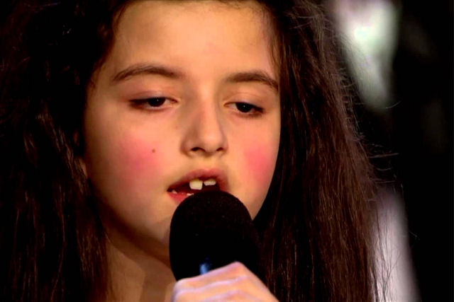 Menina de 8 anos vence o Got Talent da Noruega cantando ?Summertime?