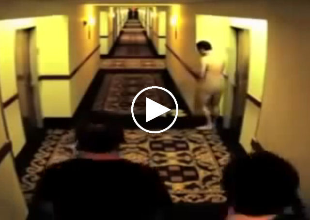 Homem nu fica acidentalmente trancado fora do quarto do hotel 