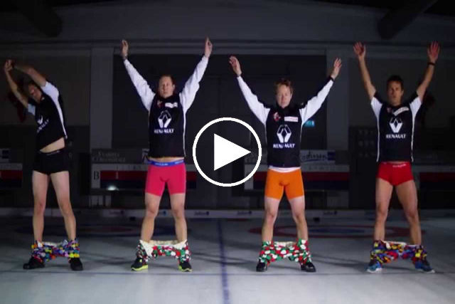 Veja a equipe de Curling da Noruega colocando suas calças... sem as mãos... no gelo!