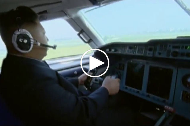 Este vídeo de Kim Jong-un pilotando é tão ruim, mas tão ruim, que até é bom