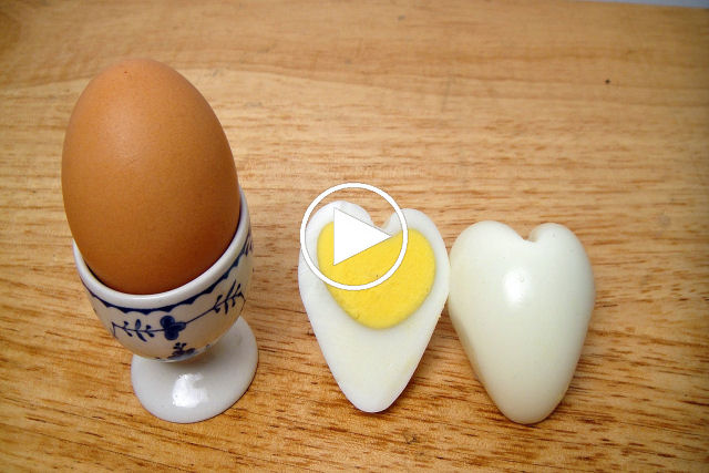 Aprenda a cozinhar um ovo com forma de coração e surpreenda seus convidados
