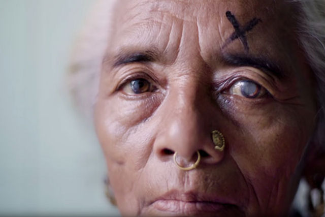 'Deus da Viso' do Nepal recuperou a viso de 130.000 pessoas em todo o mundo com simples procedimento de 5 minutos