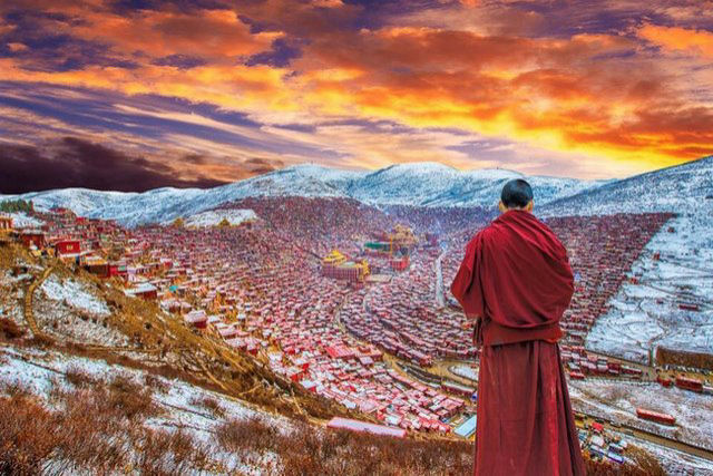 O espetacular monastrio de Seda encravado no plat tibetano