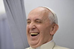 Papa Francisco denuncia o comércio nas igrejas