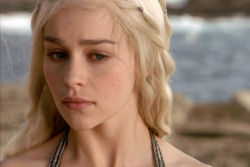Emilia Clarke sem maquiagem: a atriz de Game of Thrones compartilha sua imagem ao natural
