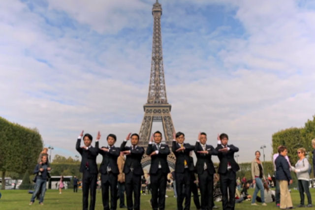 Grupo de dança robô ?World Order? mostra sua próxima fase em Paris e Berlim