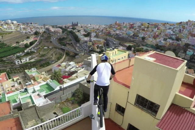 Um passeio de bike pelos telhados terraços espanhóis