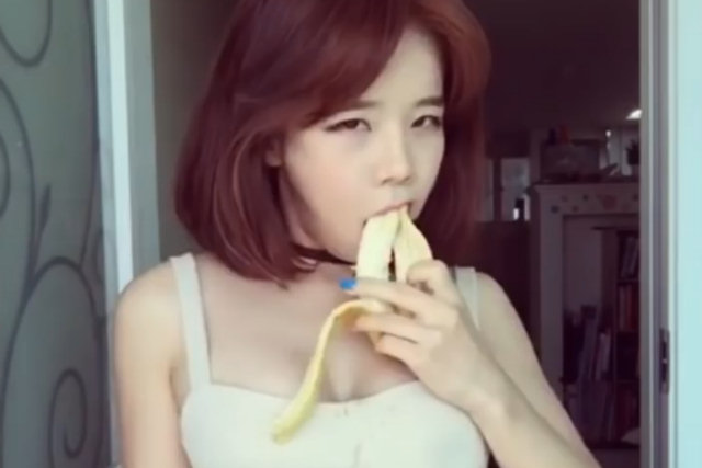 Nova sensação da redes sociais: jovem coreana que dança com comida