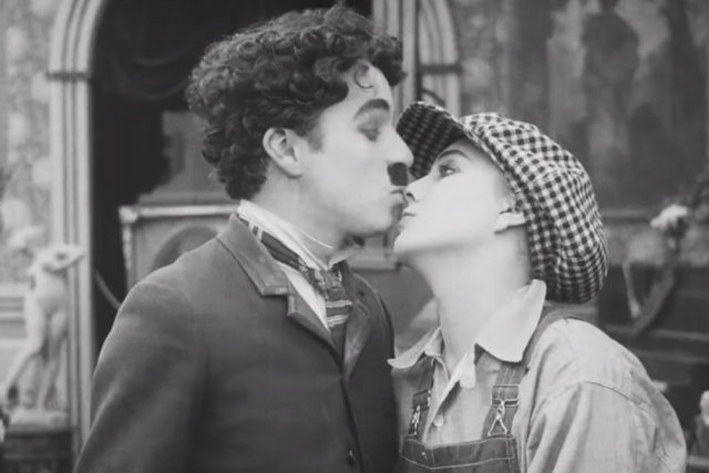 Um beijo não é nunca apenas um beijo: vídeo explora 120 anos de beijos no cinema