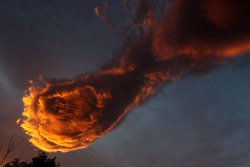 ?A mão de Deus?: surpreendente formação de nuvens sobre a ilha da Madeira