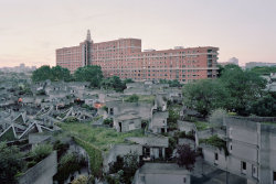 Conjuntos habitacionais esquecidos de Paris documentados por Laurent Kronental