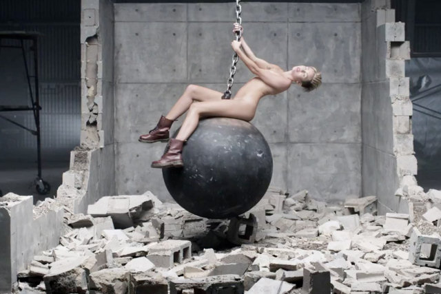 Como ficaria o clipe ?Wrecking Ball? da Miley Cyrus sem música?