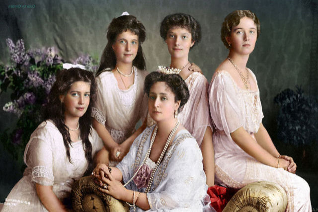 Fotos antigas colorizadas revelam a vida do povo russo entre 1900 e 1965