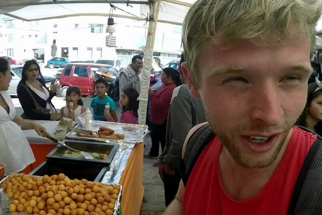 Jovem mostra o que é possível comer com apenas cinco dólares na Colômbia
