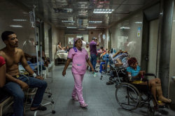 Estas fotos devastadoras mostram o estado dos hospitais da Venezuela em crise<br />
