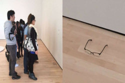 Jovem deixou suas lentes no piso de uma galeria e os visitantes acharam que era uma obra de arte