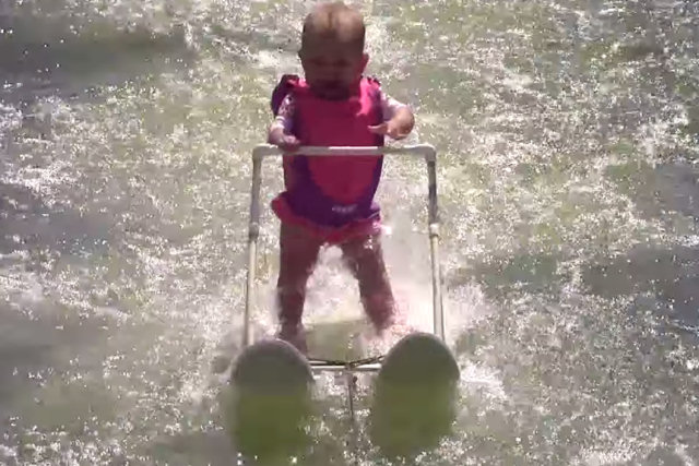 Conheça a esquiadora aquática mais jovem do mundo, tem 6 meses