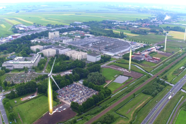 A Heineken holandesa instalou quatro turbinas eólicas em sua fábrica